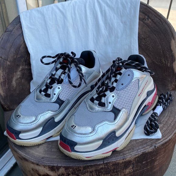 Authentic Balenciaga Triple S 41 - Picture 1 of 6